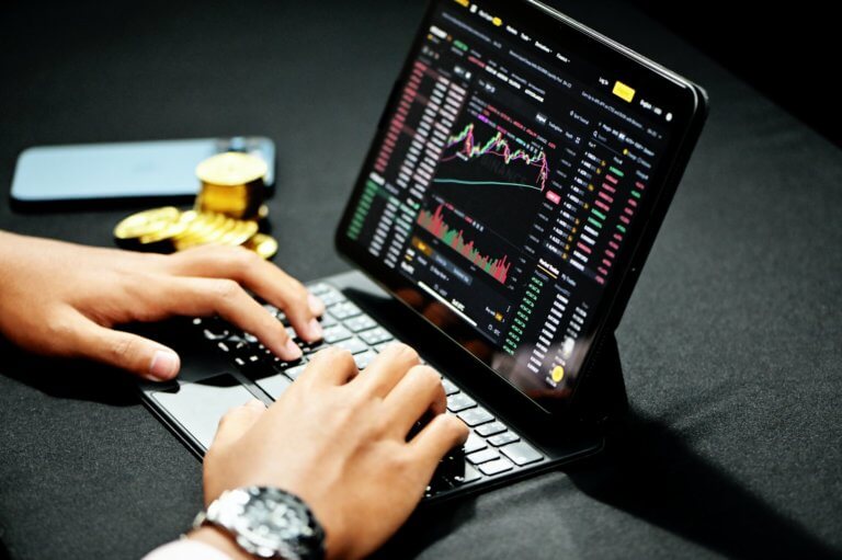 10 Tips to Safely Invest in Cryptocurrency