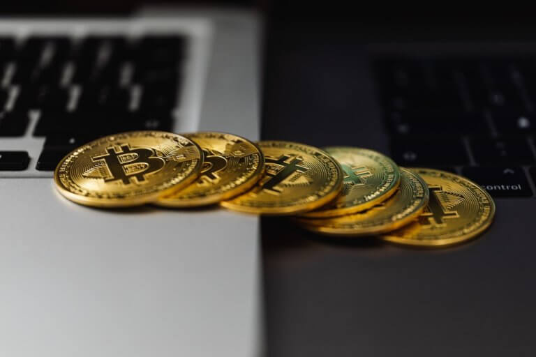 How Do Cryptocurrencies And Oil Trading Interact As A Commodity?