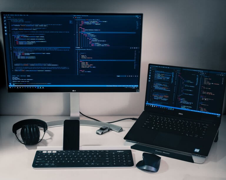 TOP 10 PROGRAMMING LANGUAGES REDEFINING THE FUTURE OF CODING