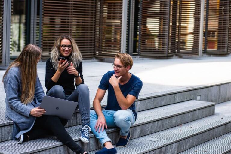 4 Smart Strategies for Avoiding Student Loan Debt