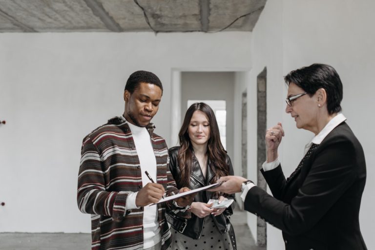 How To Be More Organized As a Company Leader