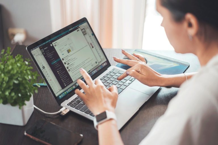 Startup Management Through Link Building: Experiencing Standout Success as Early as Possible