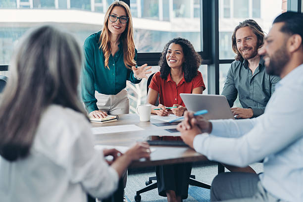 What replaces the dissertation in an online EdD? Understanding applied doctoral projects