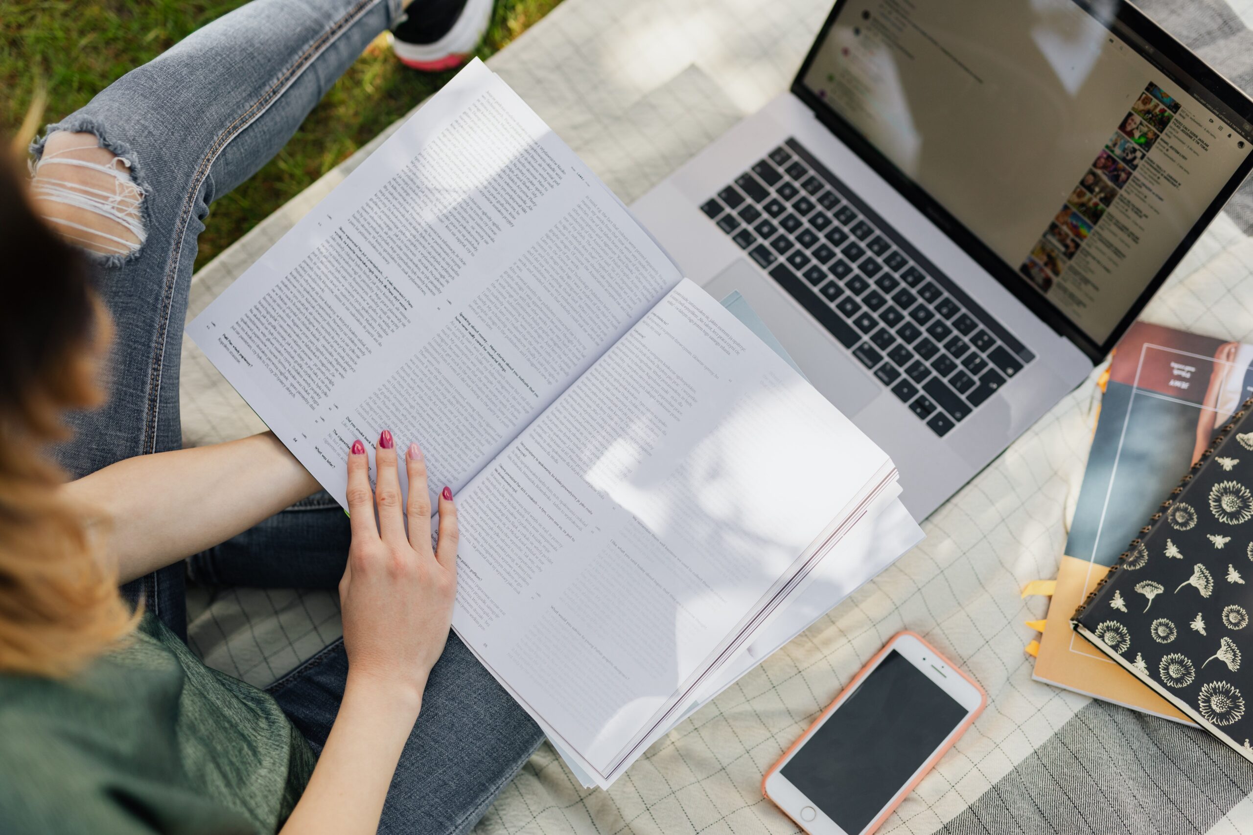 Navigating the Virtual Lab and How Online Healthcare Degrees Handle Practical Clinical PlacementsNavigating the Virtual Lab and How Online Healthcare Degrees Handle Practical Clinical Placements